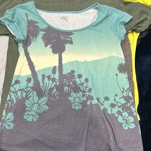 Old navy T-shirt ( yellow box)